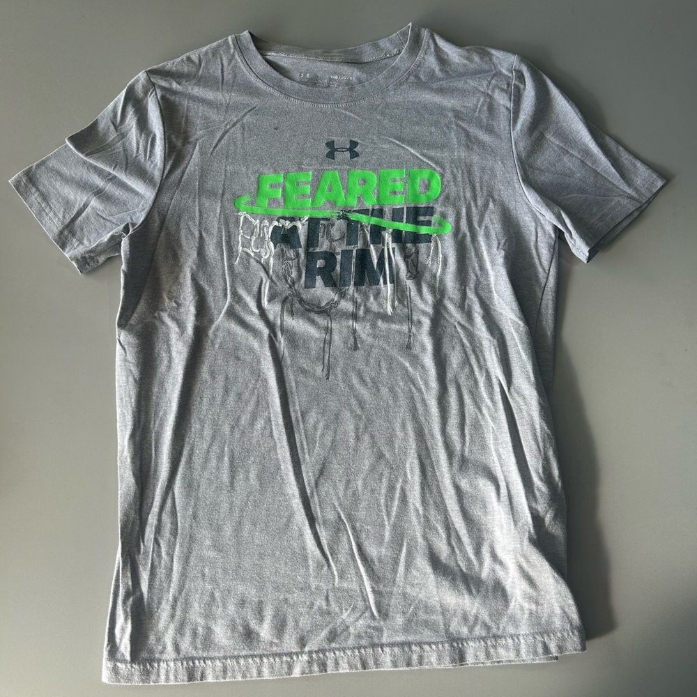 Grey Under armour Tshirt (Boys Large)